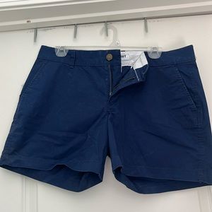 Size 8 Old Navy 5” inseam shorts in Navy